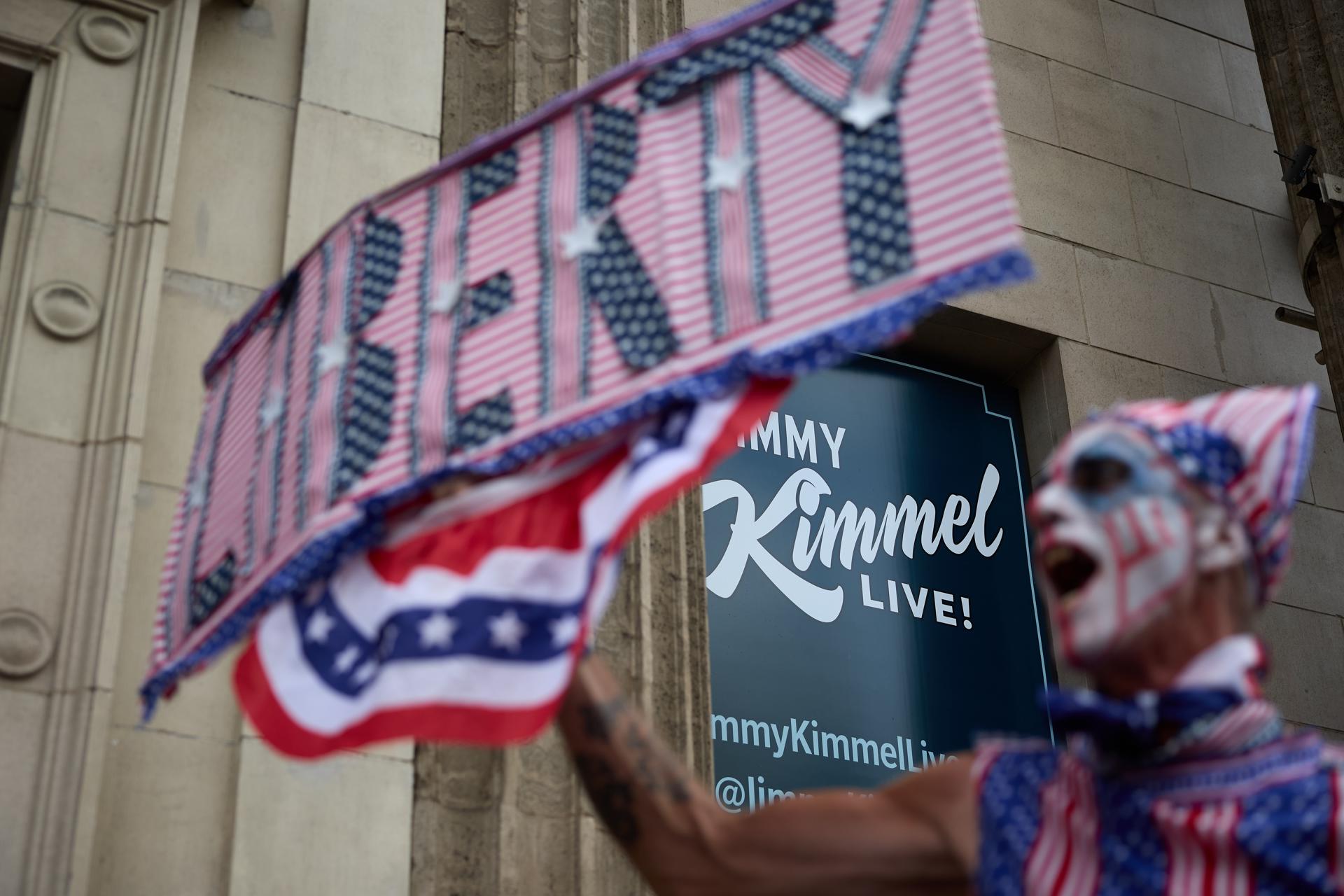 Show de Jimmy Kimmel está de regreso y carga contra Trump: “No aguanta una broma”