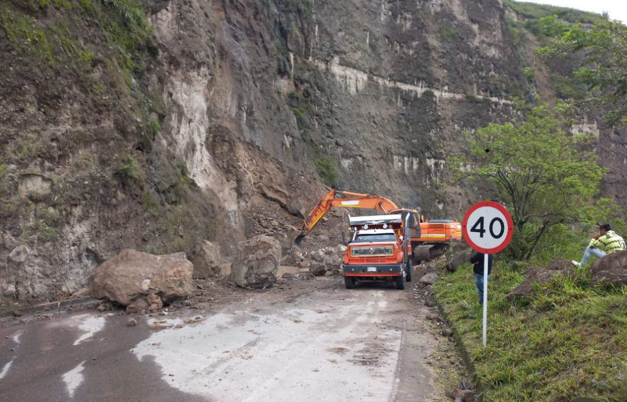 Derrumbe en la Panamericana entre Pasto y Mojarras