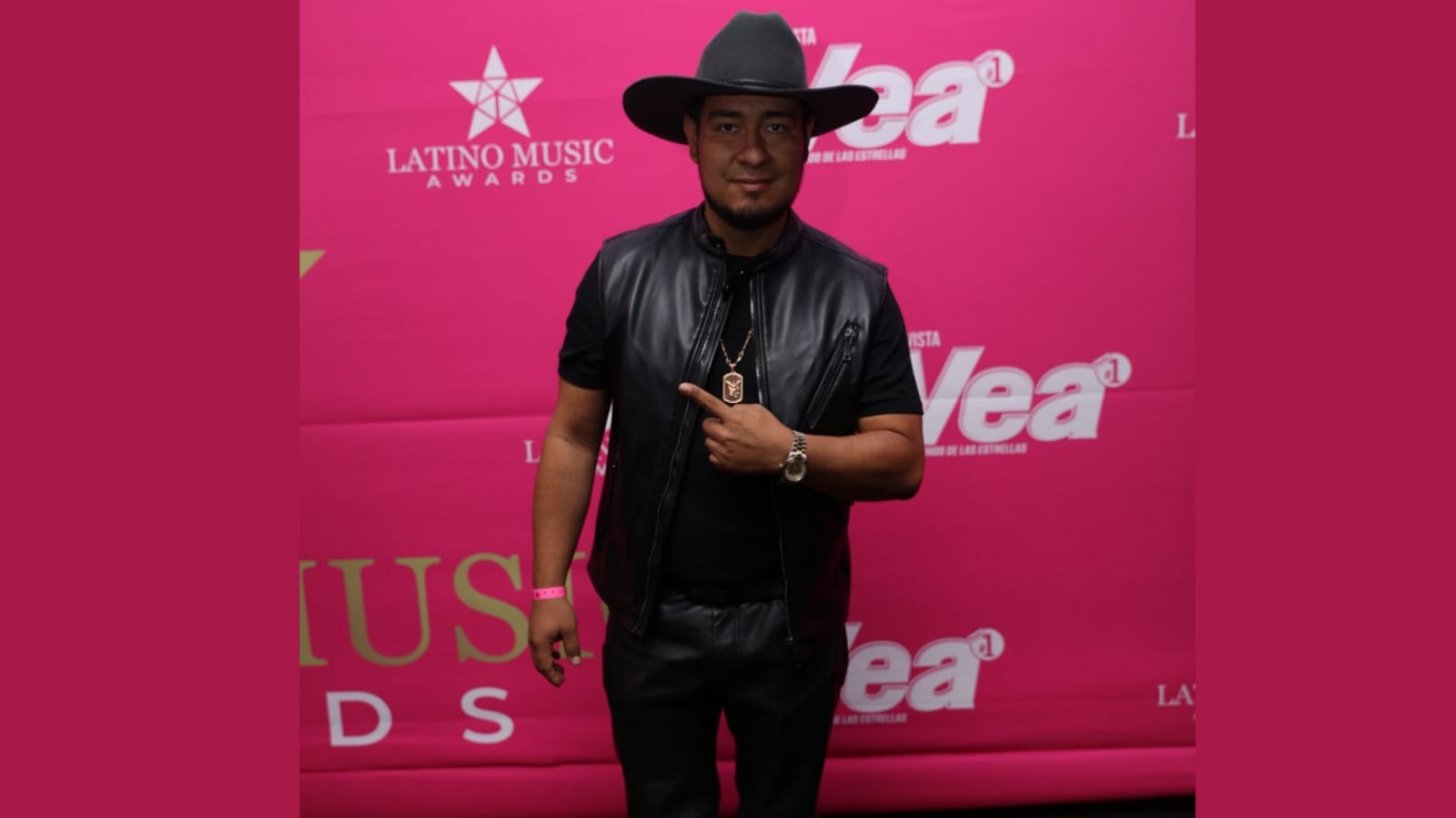 Freddy Montoya, artista de música popular.