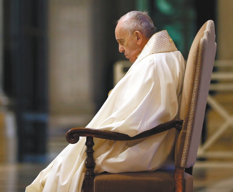 El papa pide suspender temporalmente las patentes de vacunas anticovid