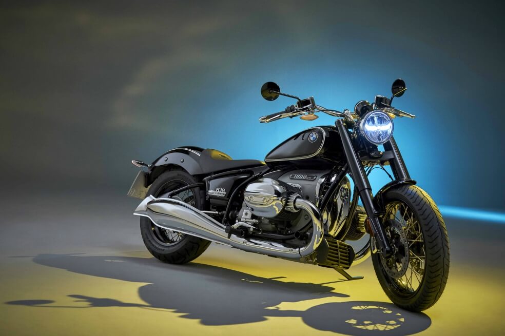 BMW presenta su potente R 18