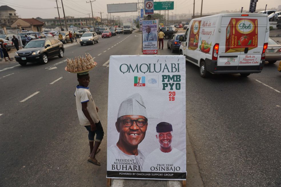 El presidente Muhammadu Buhari, quien busca la reelección en 2019, ha hecho poco por resolver la crisis. / AFP