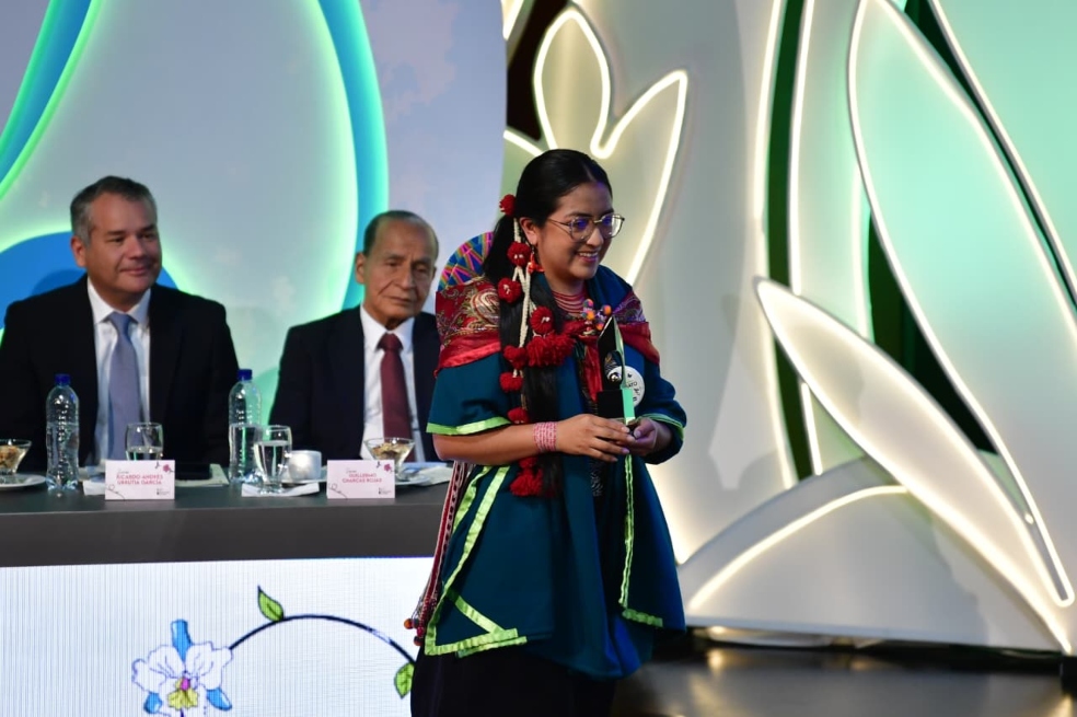 Adriana Vanessa Tisoy Tandioy, Mujer Cafam por Putumayo.
