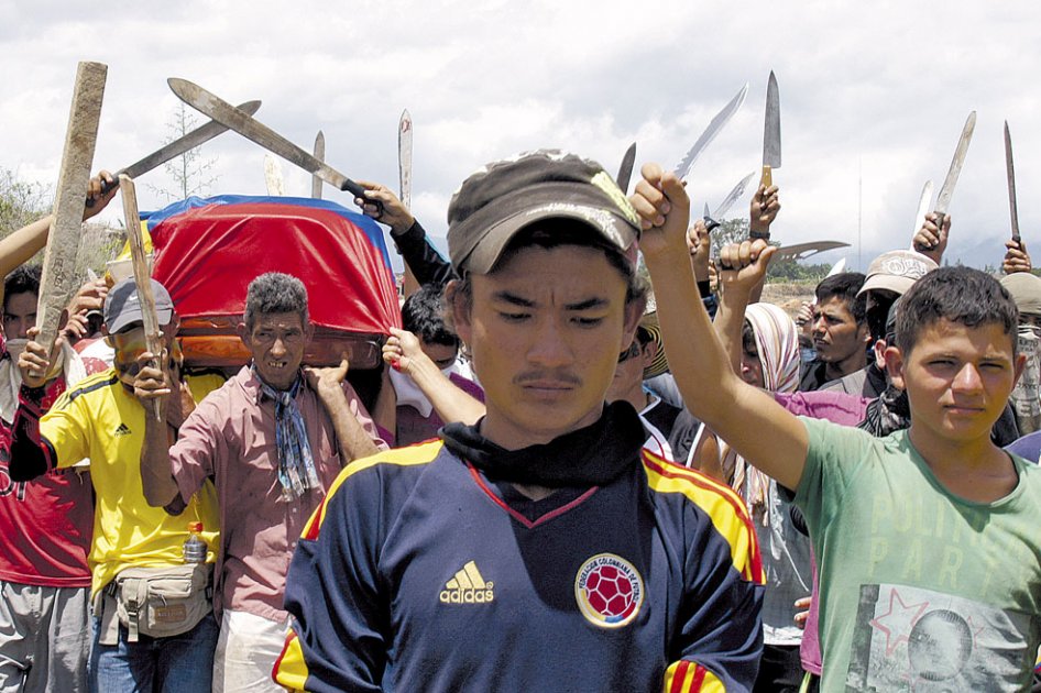 Los campesinos del Catatumbo durante el sepelio de una de las víctimas de los recientes enfrentamientos con la fuerza pública. / Prensa Rural