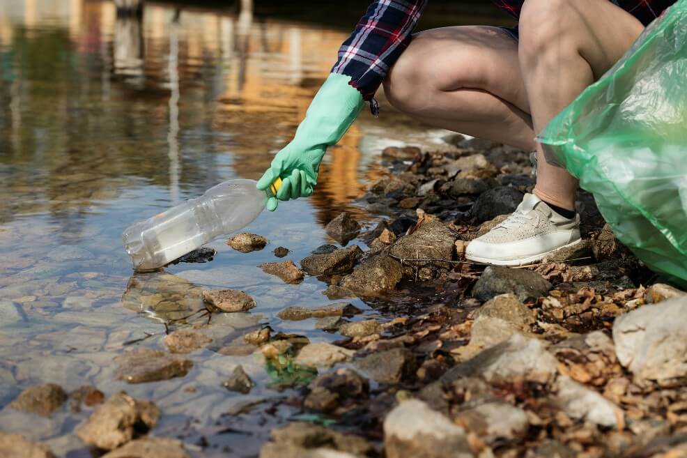 Contaminación del agua puede reducir crecimiento económico en un tercio: Banco Mundial