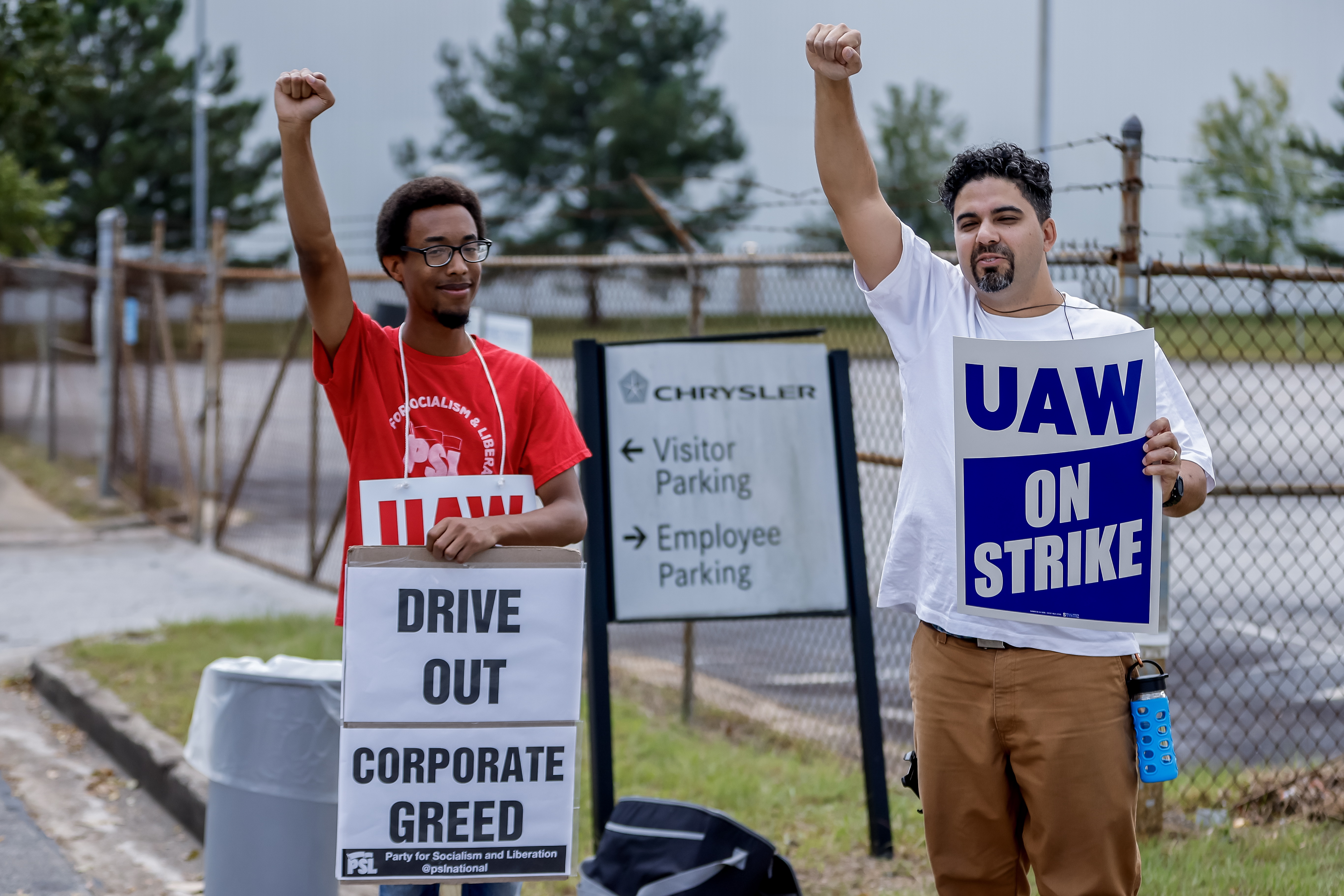 GM ofrece un aumento salarial del 25 % a trabajadores en huelga