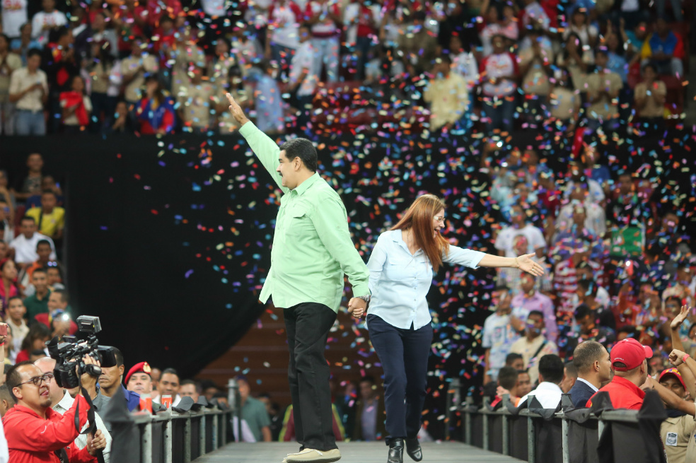 Maduro enfila su campaña a la reelección con primer «Facebook live»