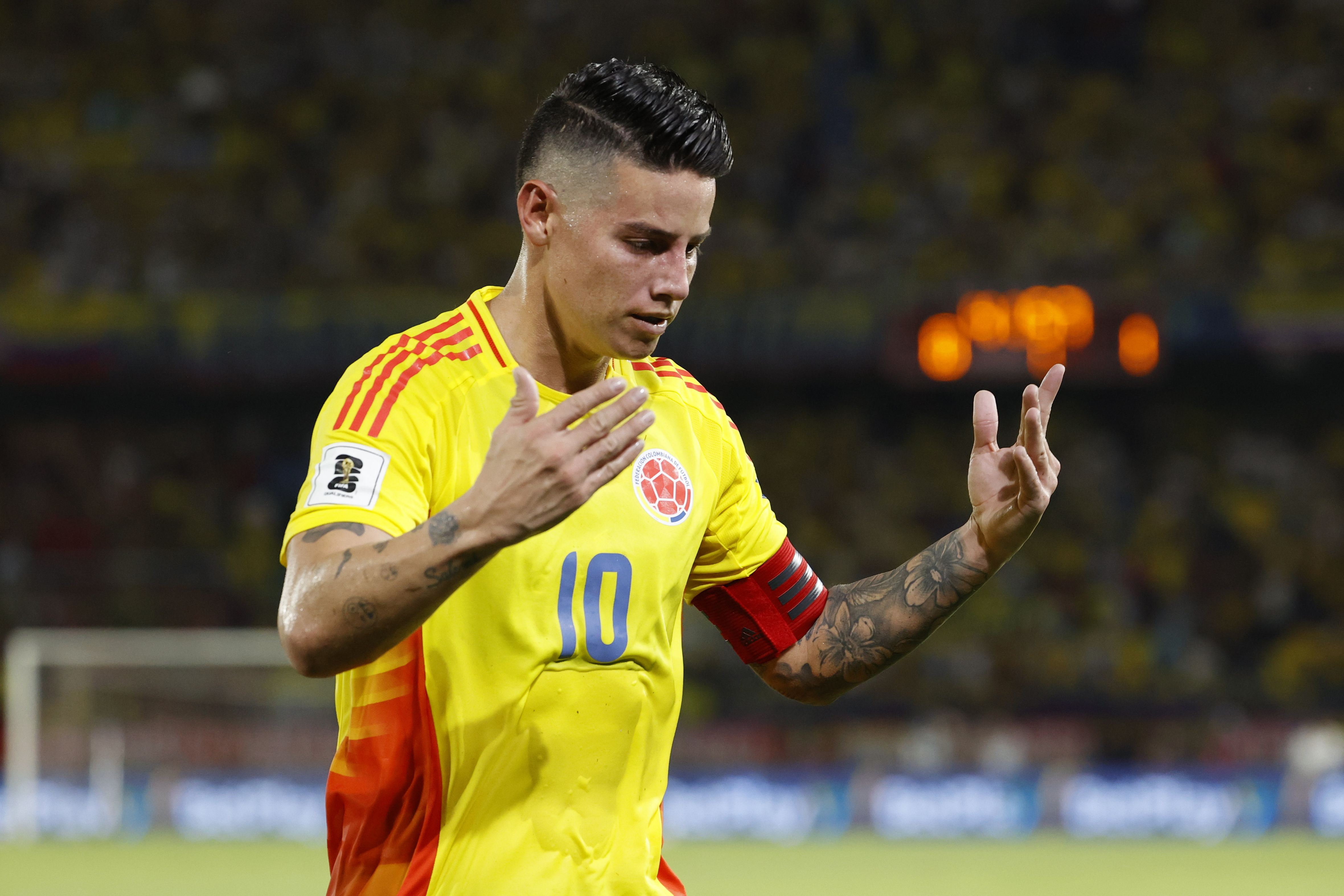 “Perdimos por una huevonada”: James, caliente tras la derrota de Colombia