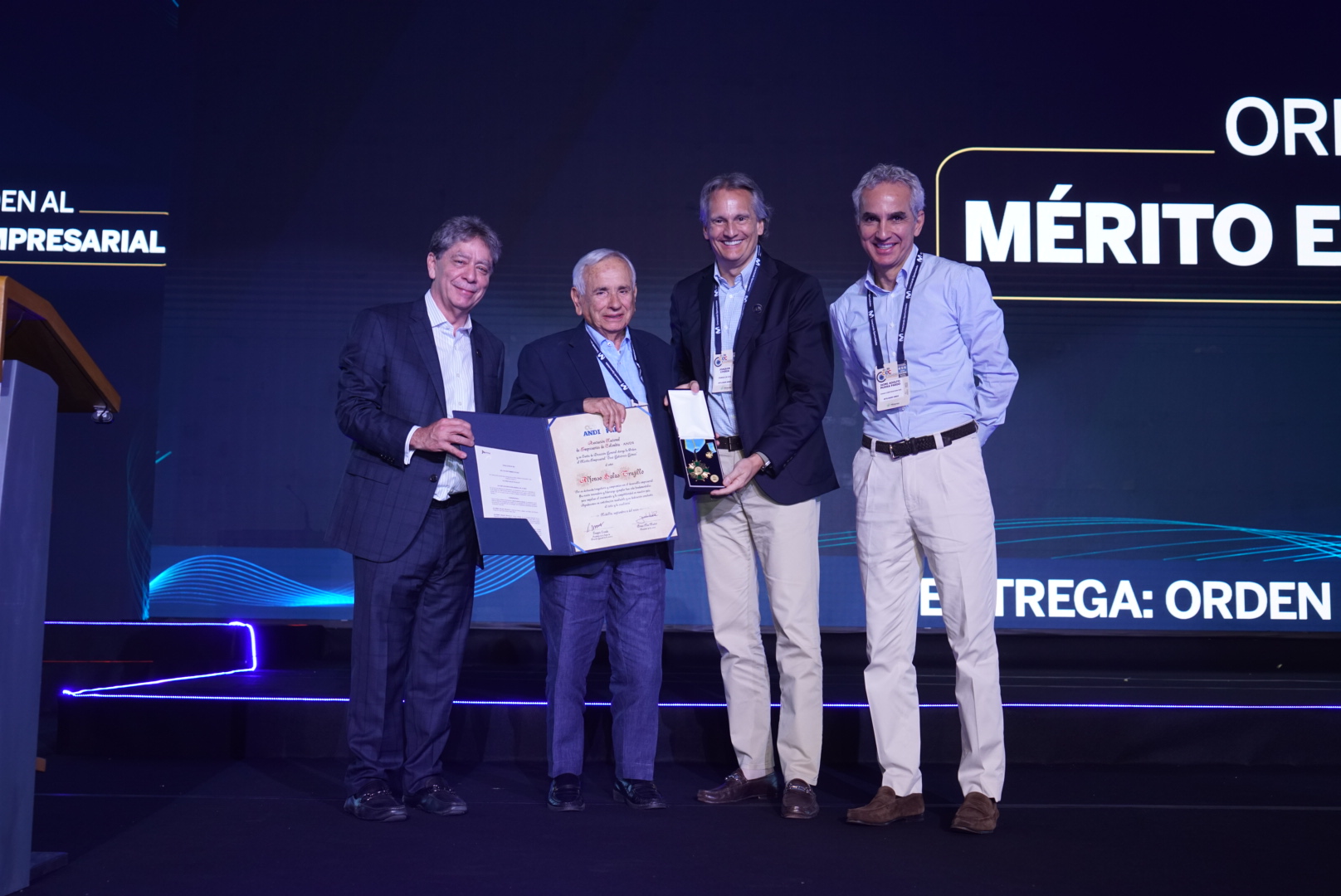 Alfonso Salas Trujillo recibe la Orden al Mérito Empresarial de la ANDI