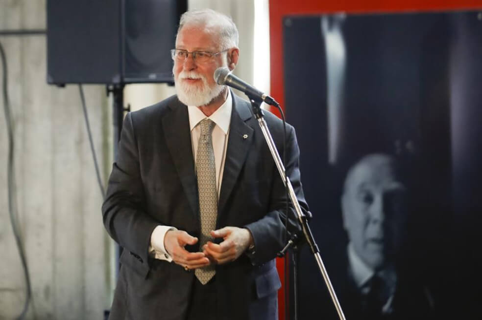 Alberto Manguel: «el lector necesita creer en sus juicios y en su deseo de libertad»
