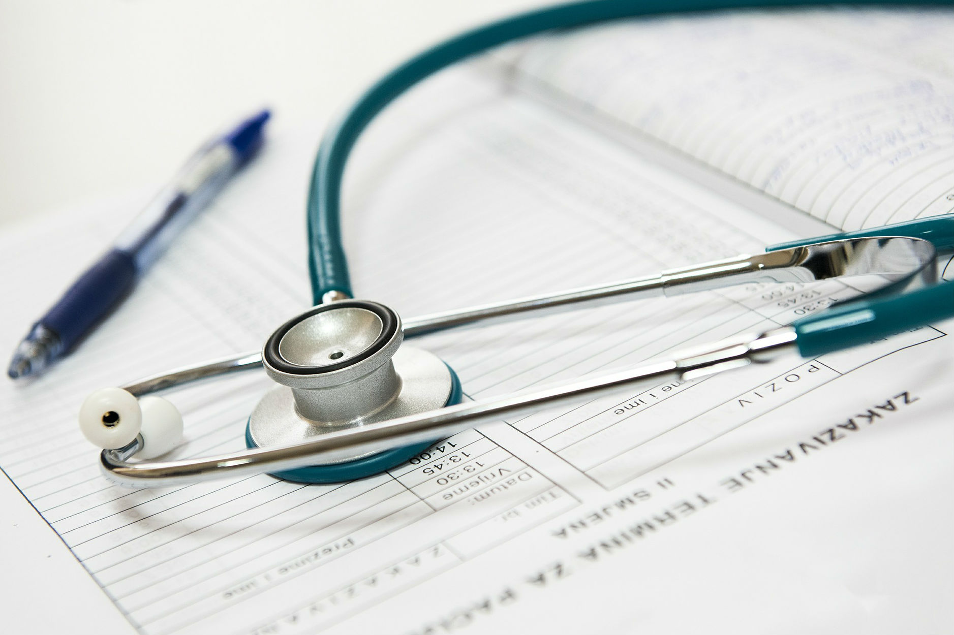 Distrito presenta guía para reforzar atención médica a personas transgénero en Bogotá