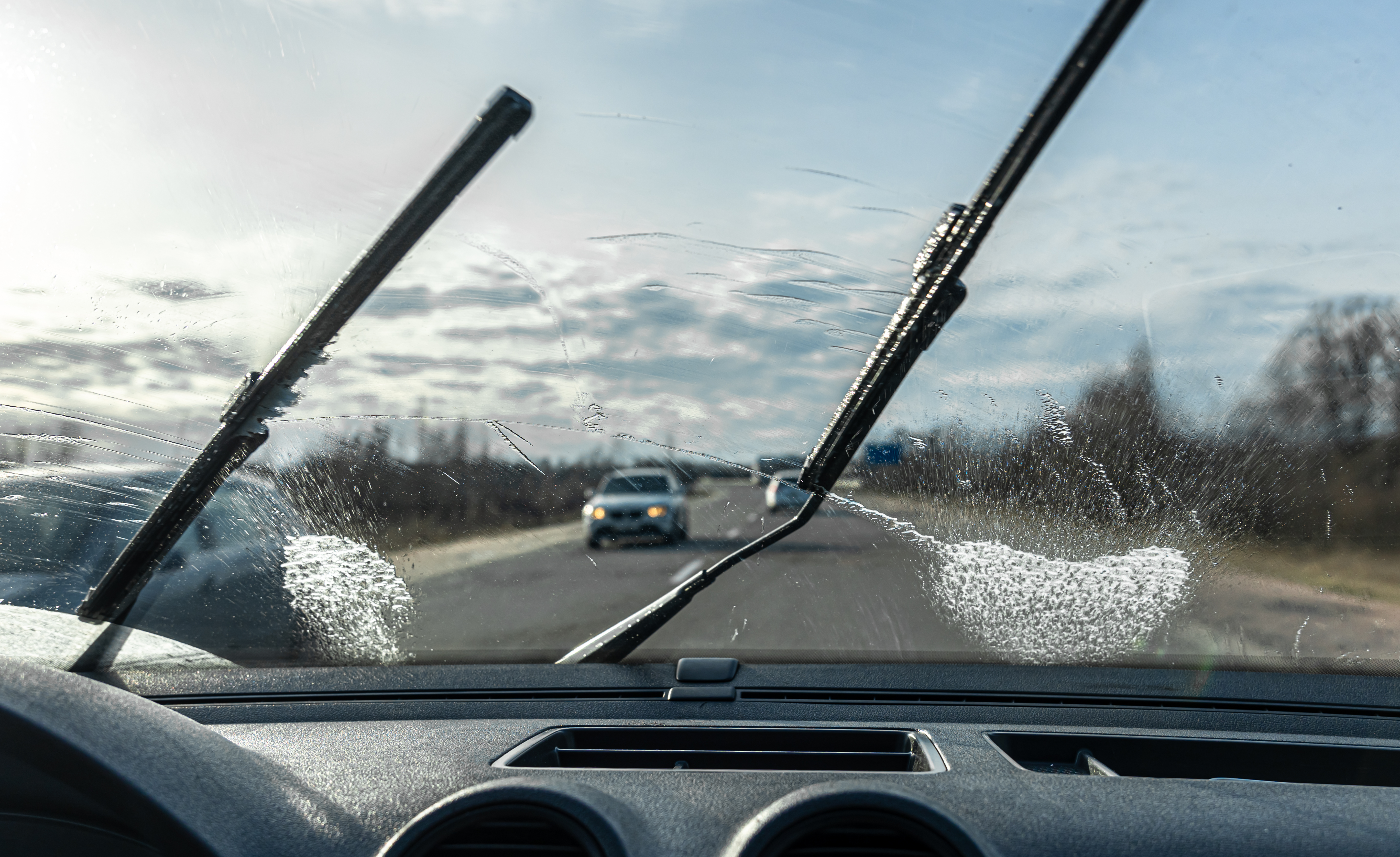 ¿Cómo saber si hay que cambiar los limpiaparabrisas del carro? Señales que no debe ignorar