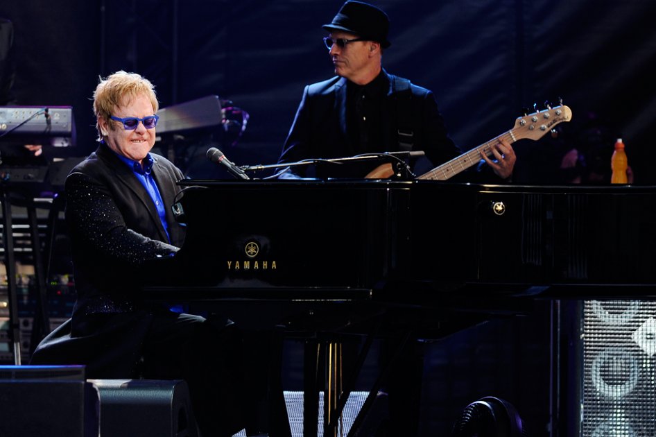 Elton John tiene ‘suerte’ de estar vivo