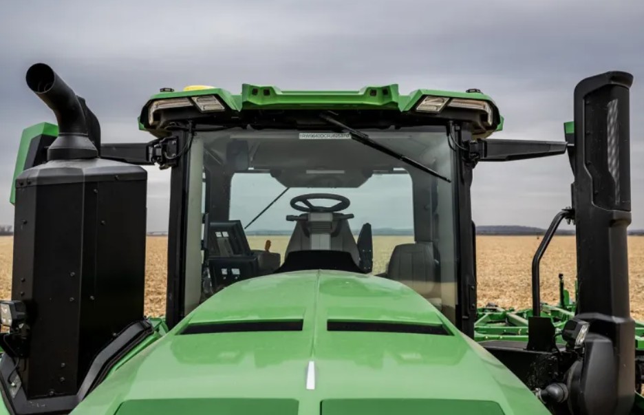 John Deere presenta su propuesta de tractores y camiones autónomos en el CES 2025