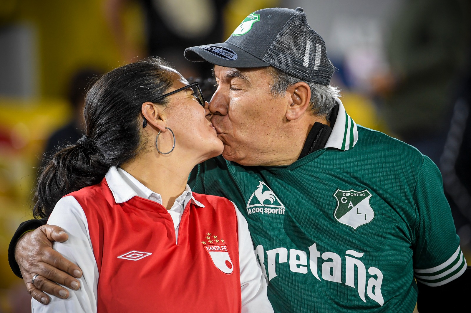 En las tribunas de El Campín se vivió la pasión y el amor por ambos equipos.
