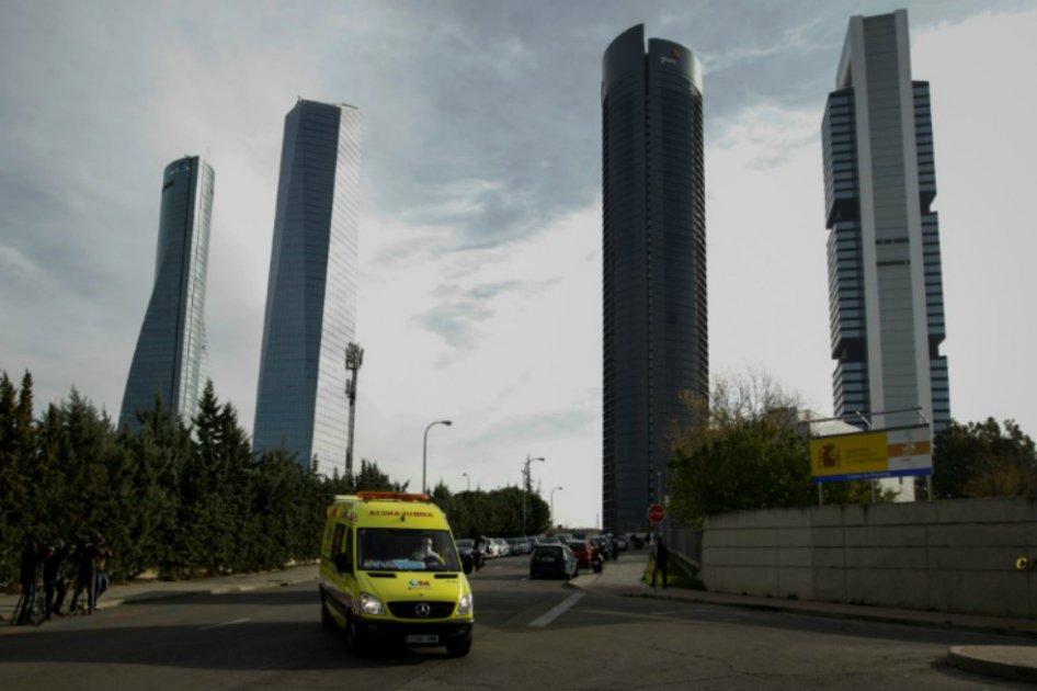 Joven se suicida y mata a su bebé lanzándose por la ventana de un hospital en Madrid, España