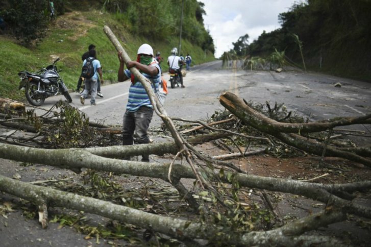Un camión fue quemado durante protestas en el Cauca