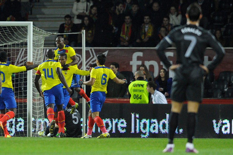 Ecuador sorprende y derrota a Portugal en Guimaraes