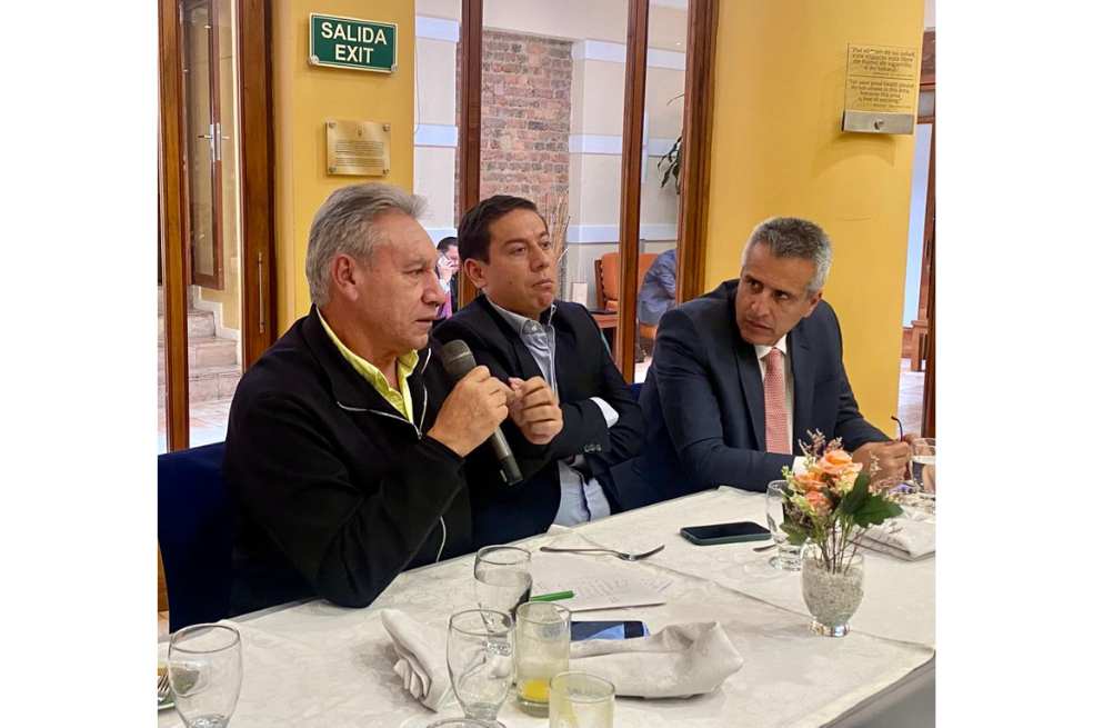Reunión con congresistas de la Alianza Verde y algunos ministros, en el hotel de la ópera, este 20 de julio, para definir la presidencia del Senado.