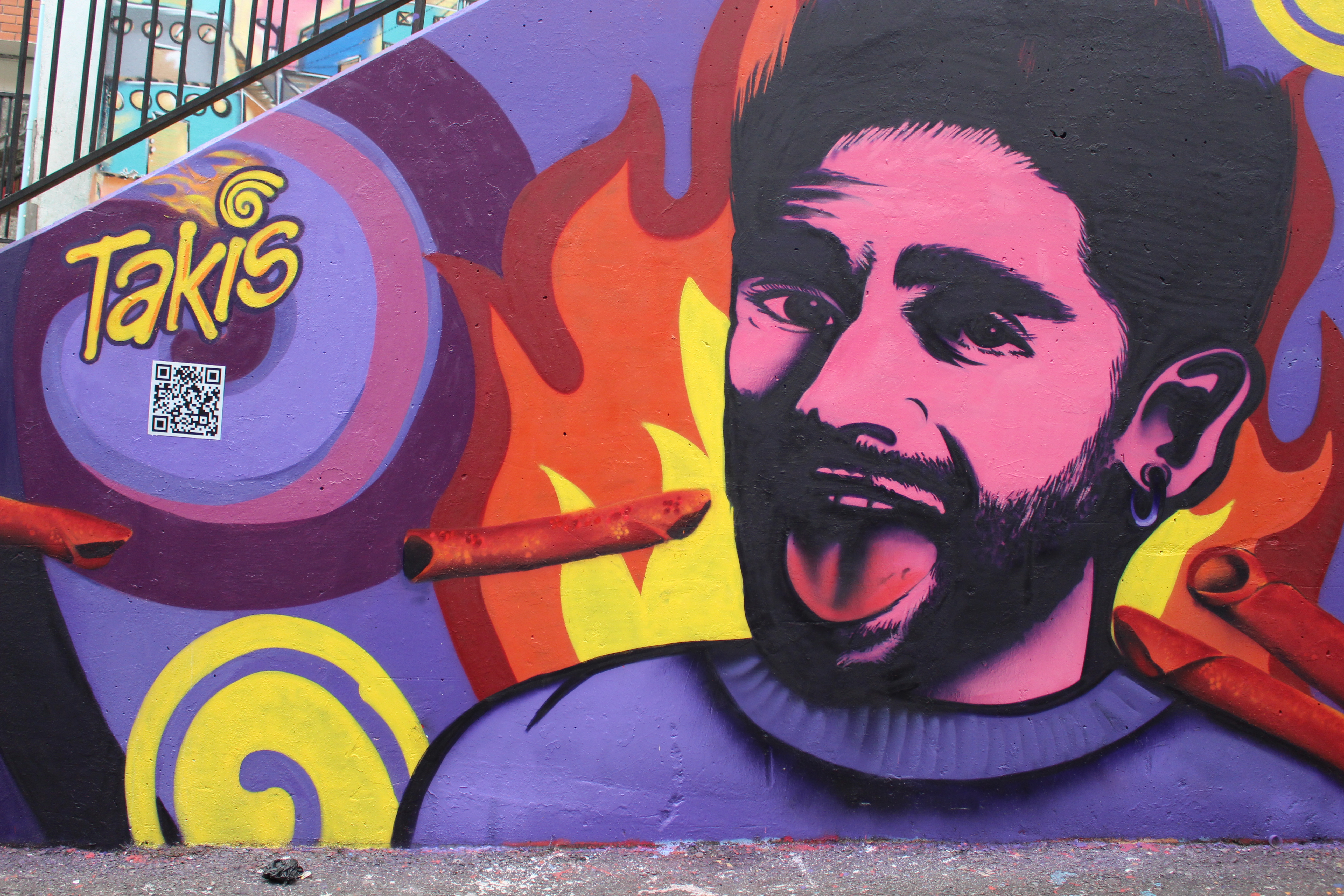 El artista Ceosuno fue el autor del mural Takis.