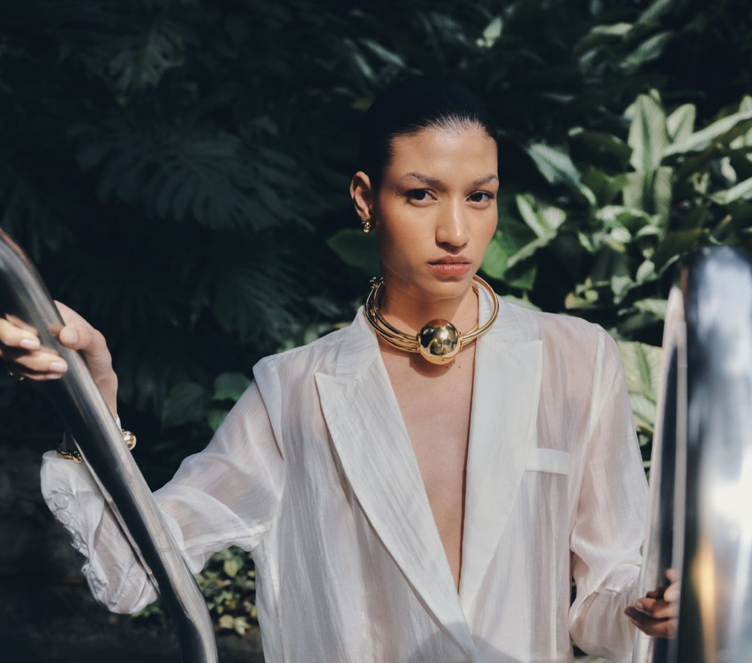 La diseñadora de joyas Paula Mendoza lanza colaboración con Vélez