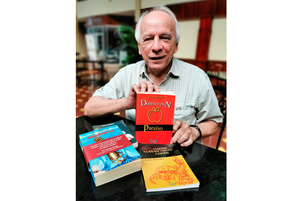 Según Julio Escoto, la COVID-19, Eta e Iota paralizaron el libro hondureño