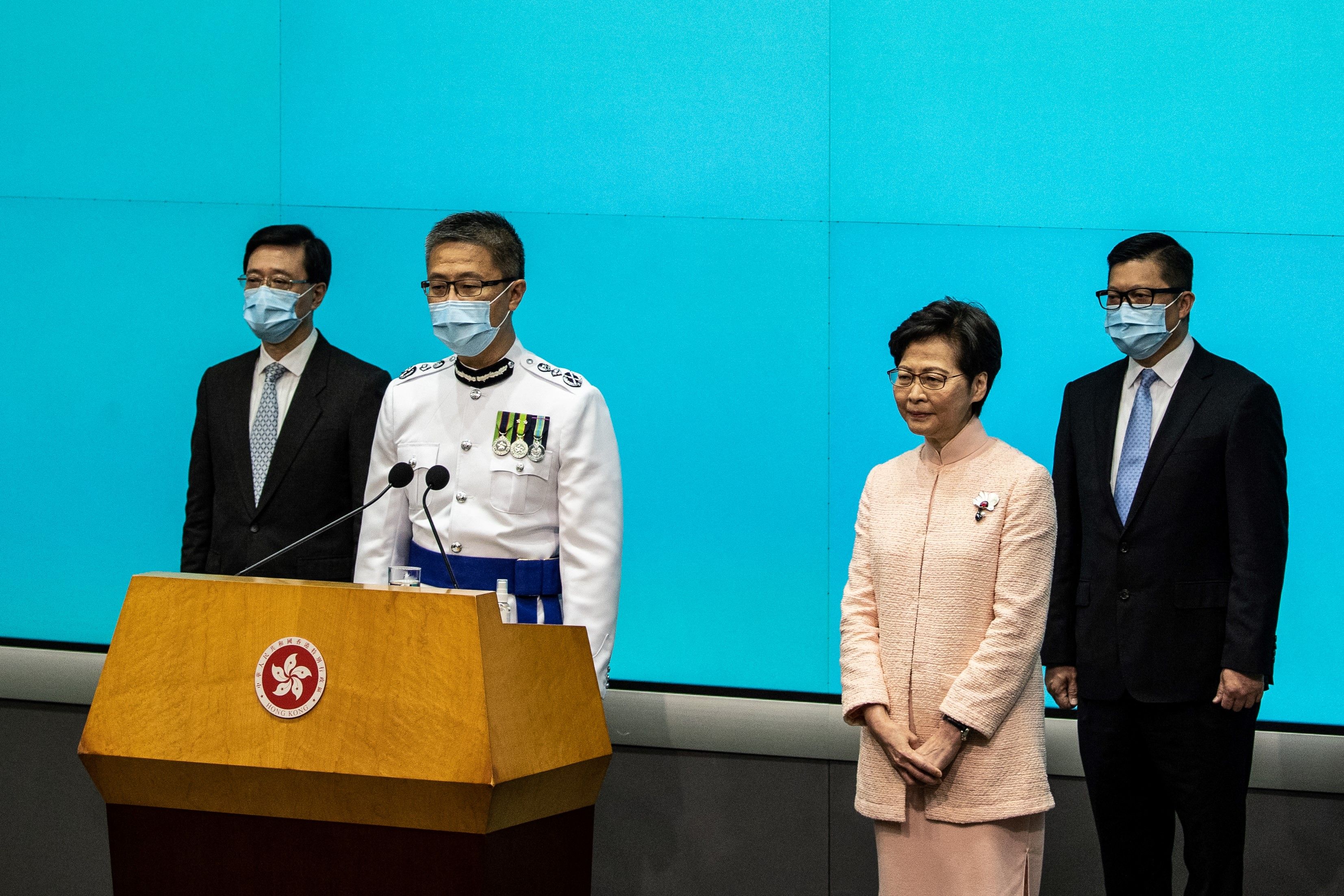 Hong Kong tiene un nuevo jefe de policía que pide una ley contra noticias falsas