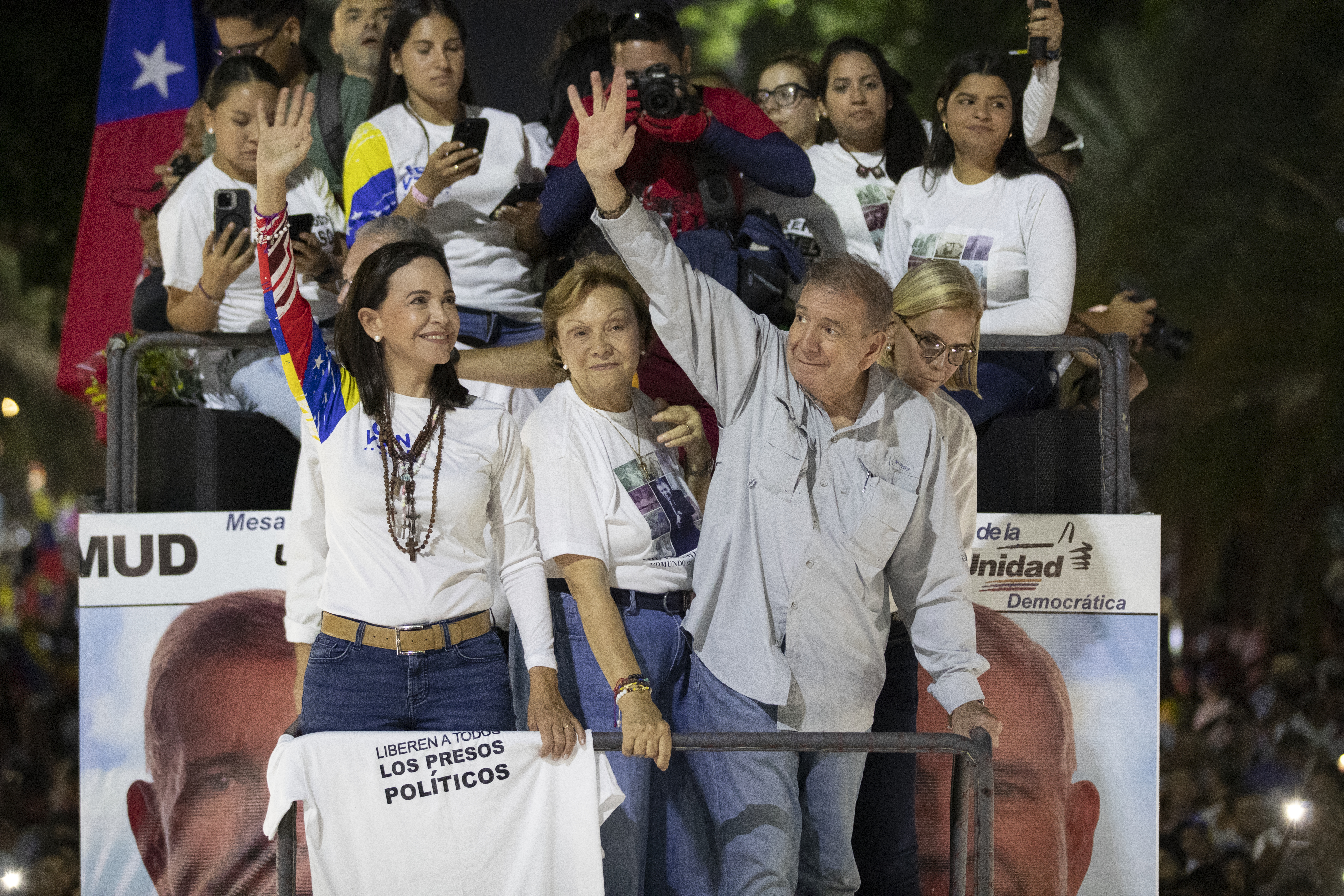 Cierra de campaña en Venezuela: Maduro combativo y la oposición optimista