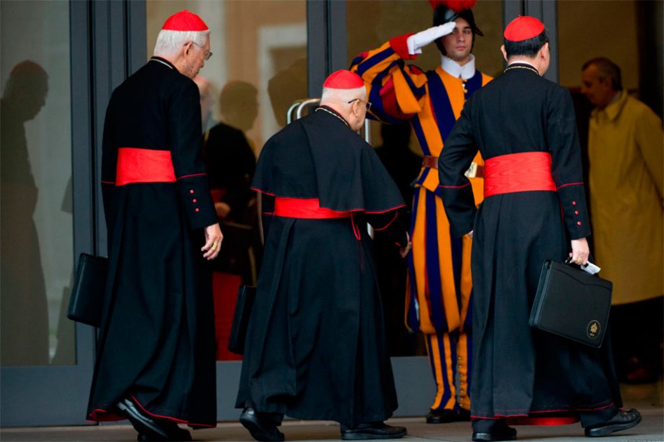 Víctimas de sacerdotes pedófilos «irrumpen» en el cónclave