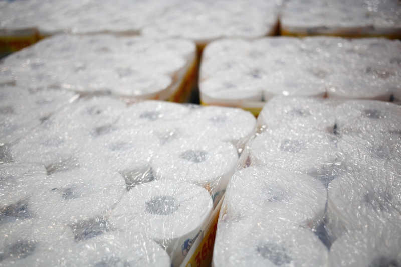 El mercado de los papeles suaves en Colombia genera ingresos por 1.2 billones de pesos al año. Bloomberg