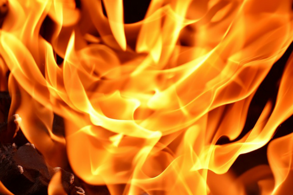 Hombre murió después de que nieto de su expareja le prendiera fuego