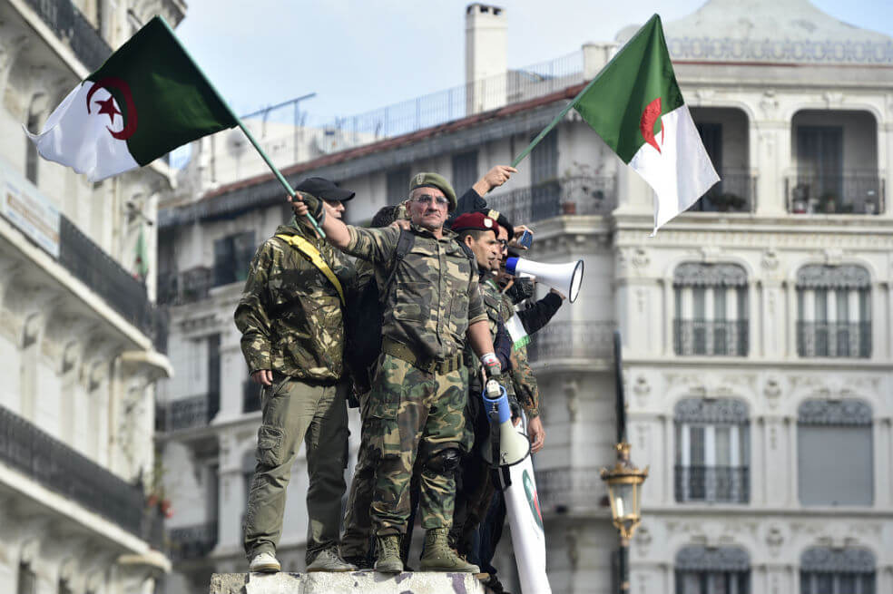 Tras diez meses de protestas, Argelia se alista para unas elecciones presidenciales claves