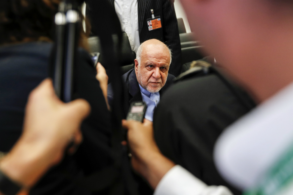 Irán pide a la OPEP mantener límites de producción de petróleo