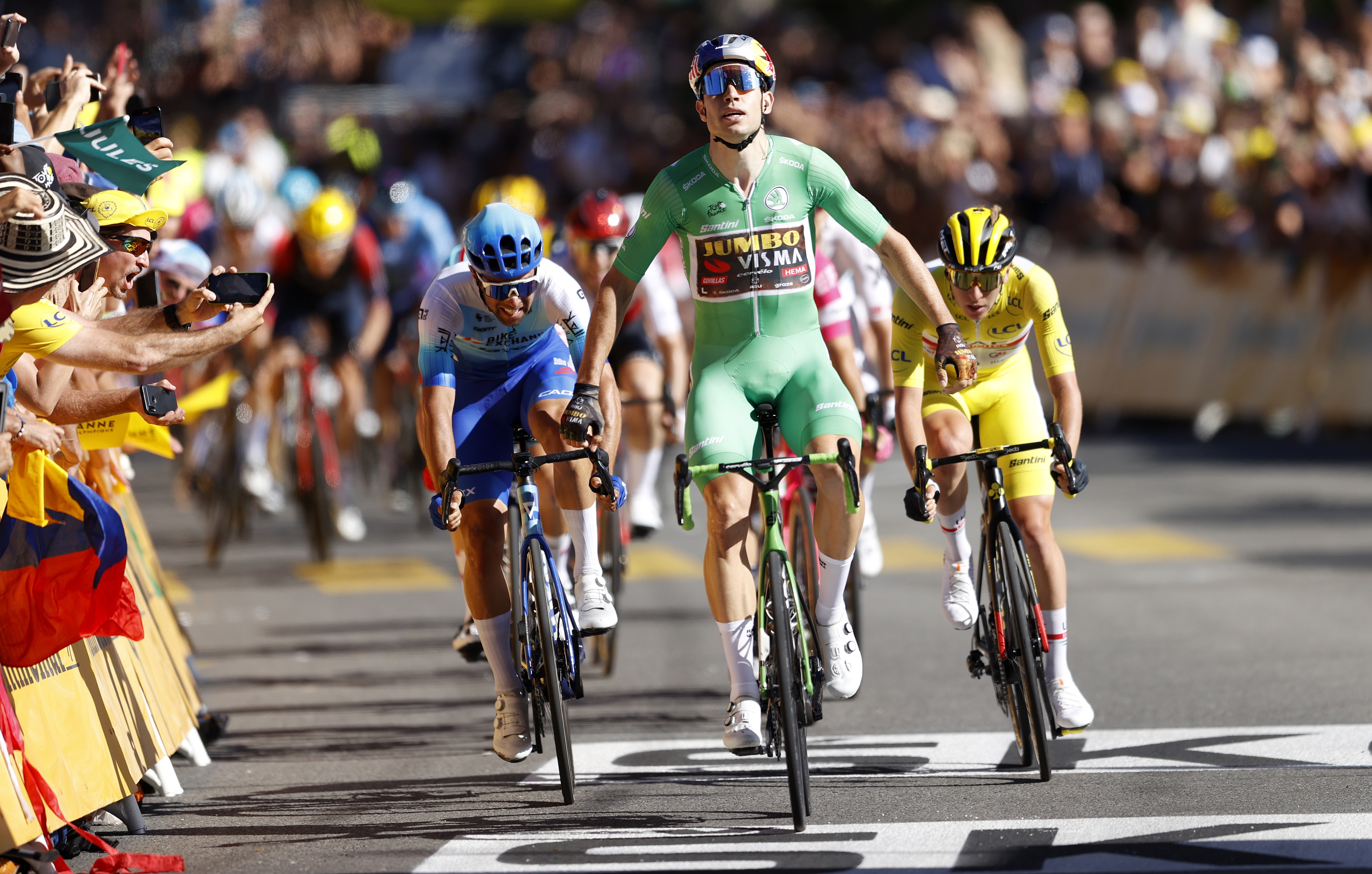 Wout van Aert derrotó a Pogacar en el esprint de la octava etapa del Tour