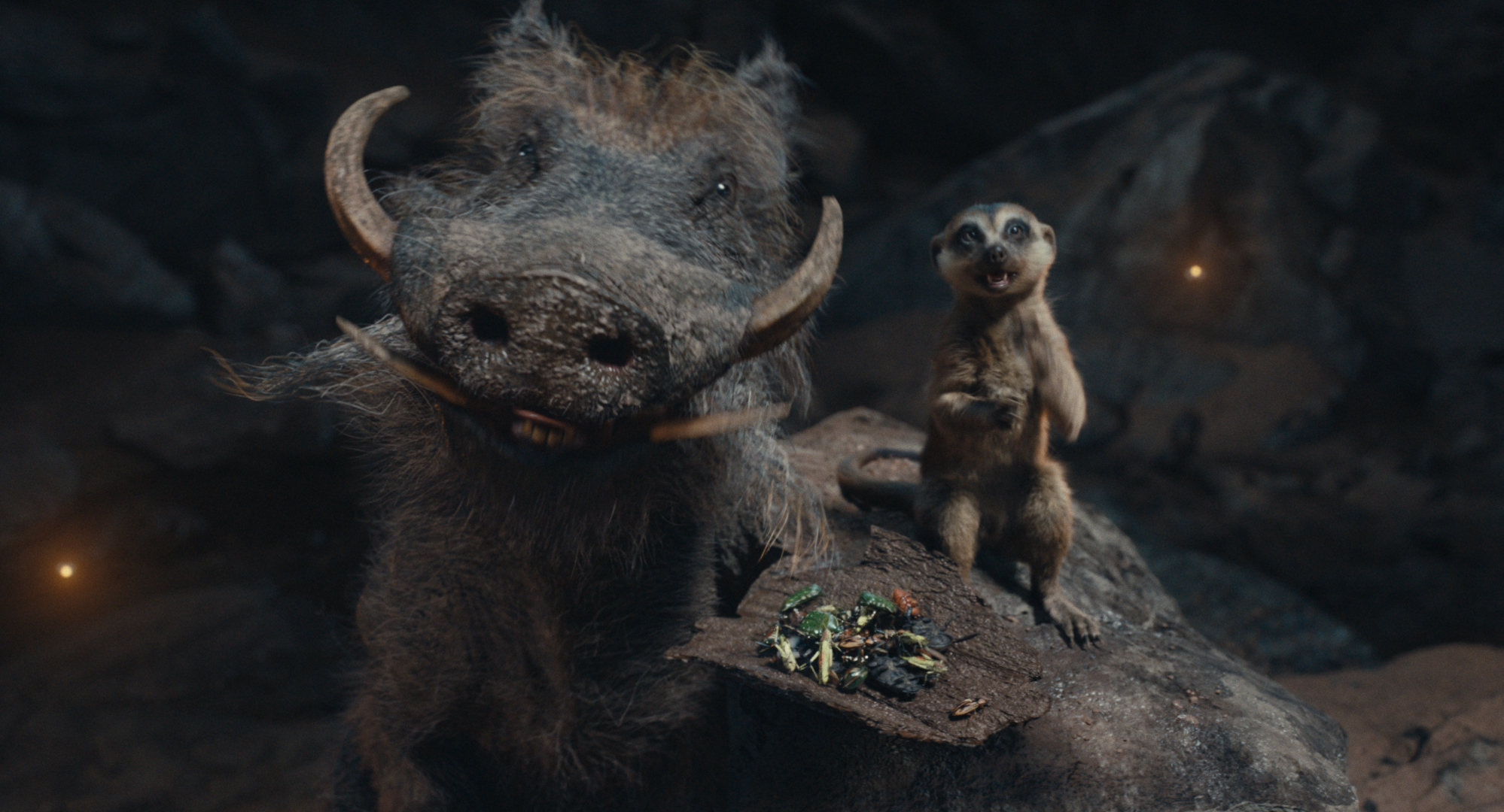 Al igual que en la película de 2019, Billy Eichner y Seth Rogen hacen las voces en inglés de Timón y Pumba, respectivamente.