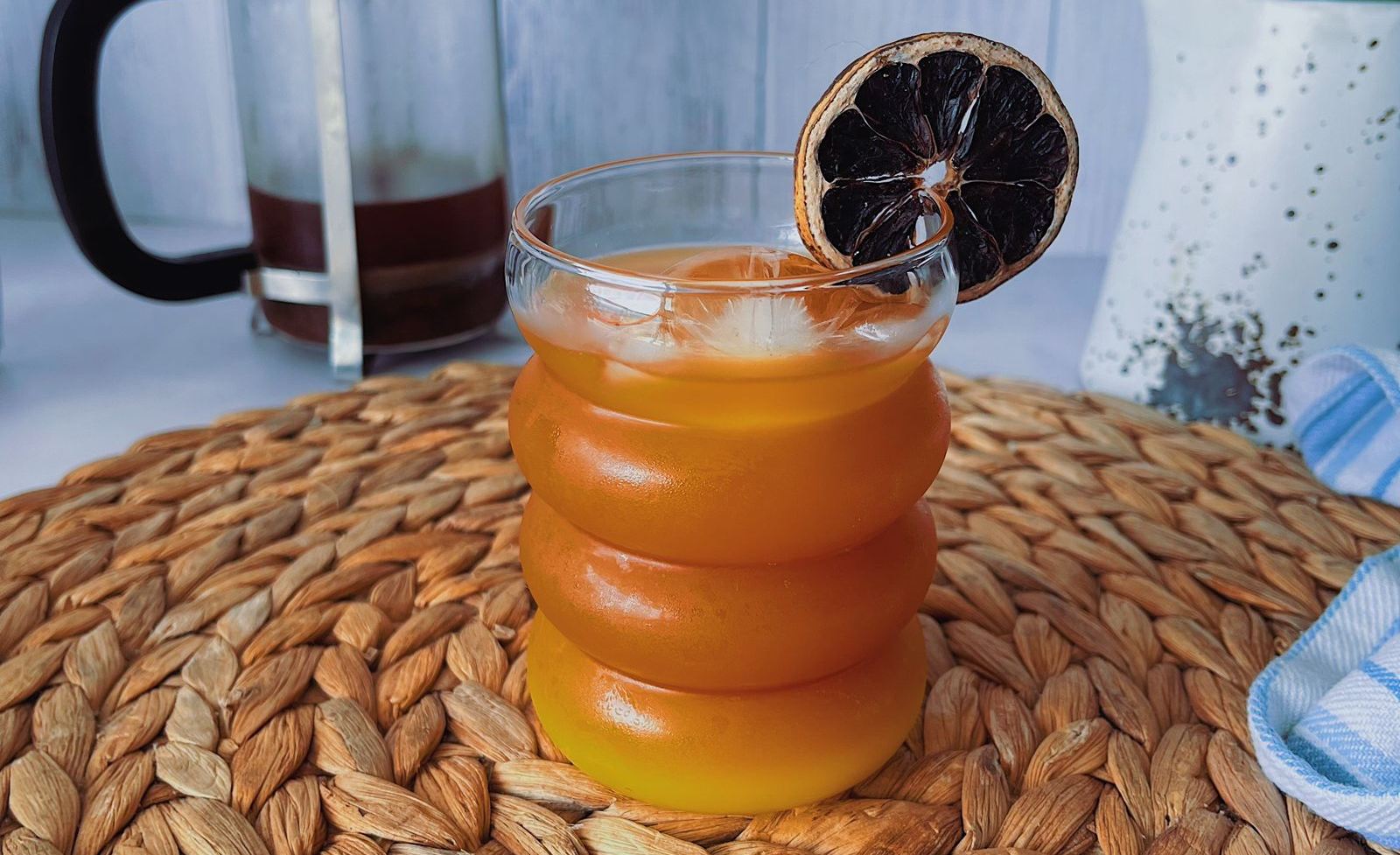 Así se hace un sabroso café frío con naranja