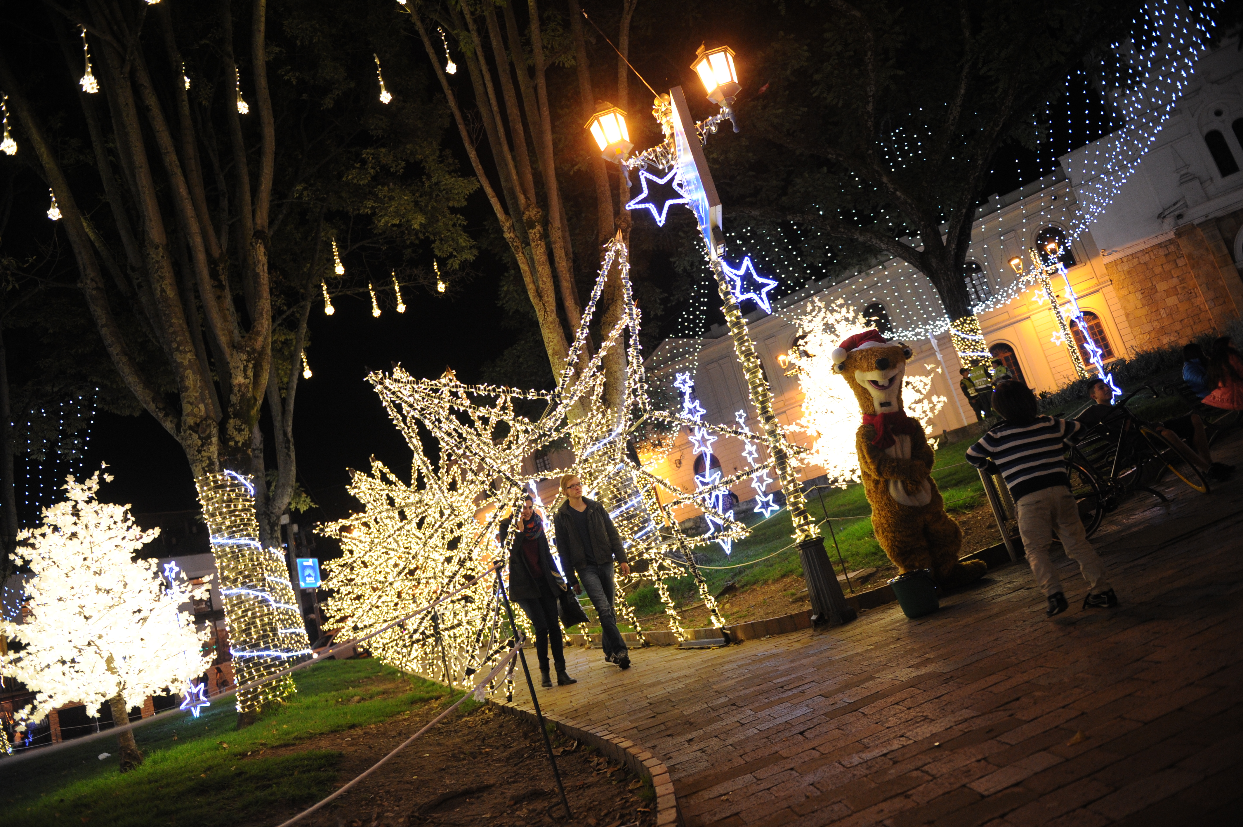 Alumbrado navideño en la localidad de  Usaquén, Bogotá.