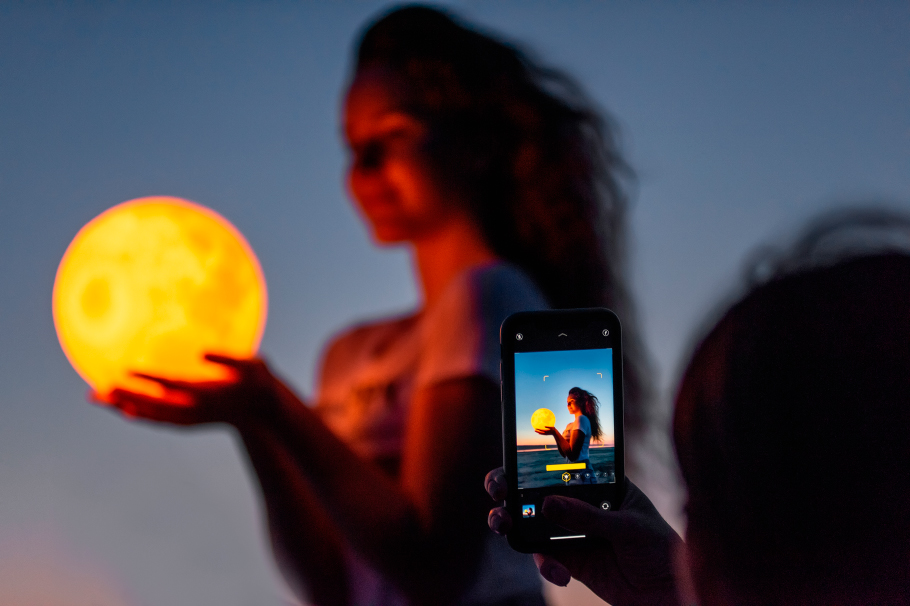 ¿Cómo tomarle fotos a la Super Luna Azul con tu celular Android?