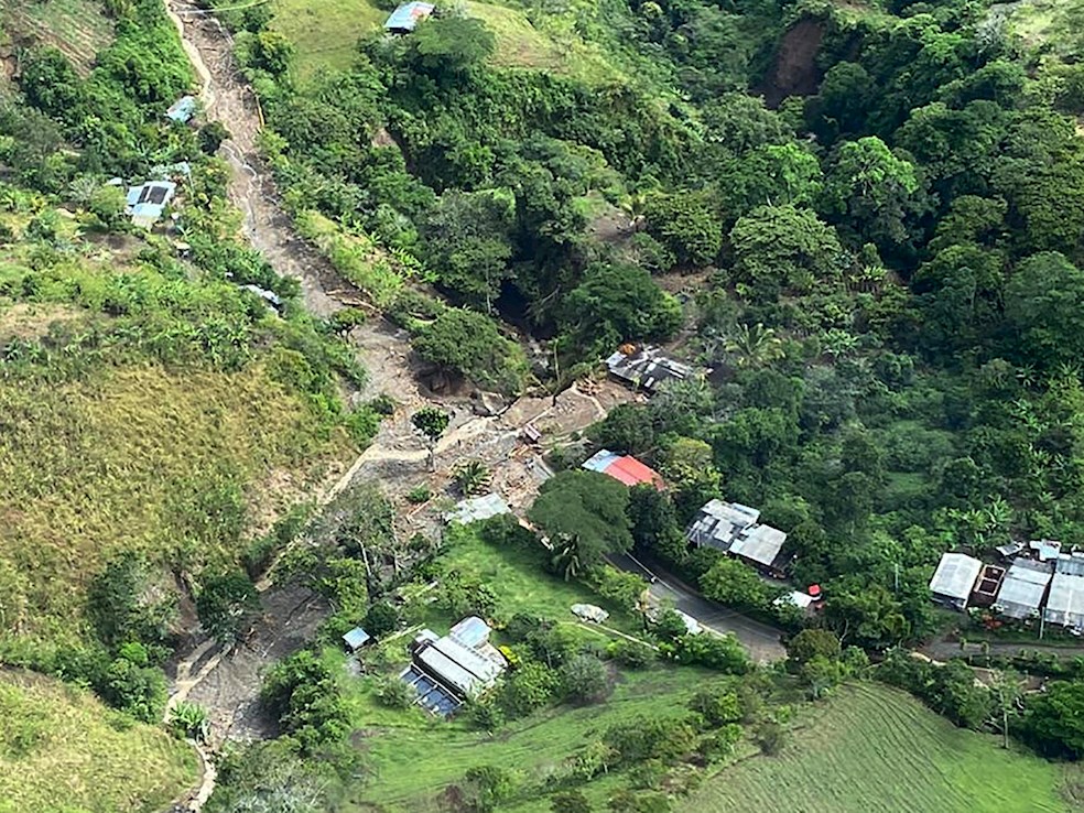 Según informó Efe, se espera que la tormenta produzca hasta el próximo miércoles lluvias en Honduras y partes de Nicaragua, Guatemala, El Salvador y Belice, así como en otros sectores de Colombia, Panamá, Costa Rica y Jamaica.