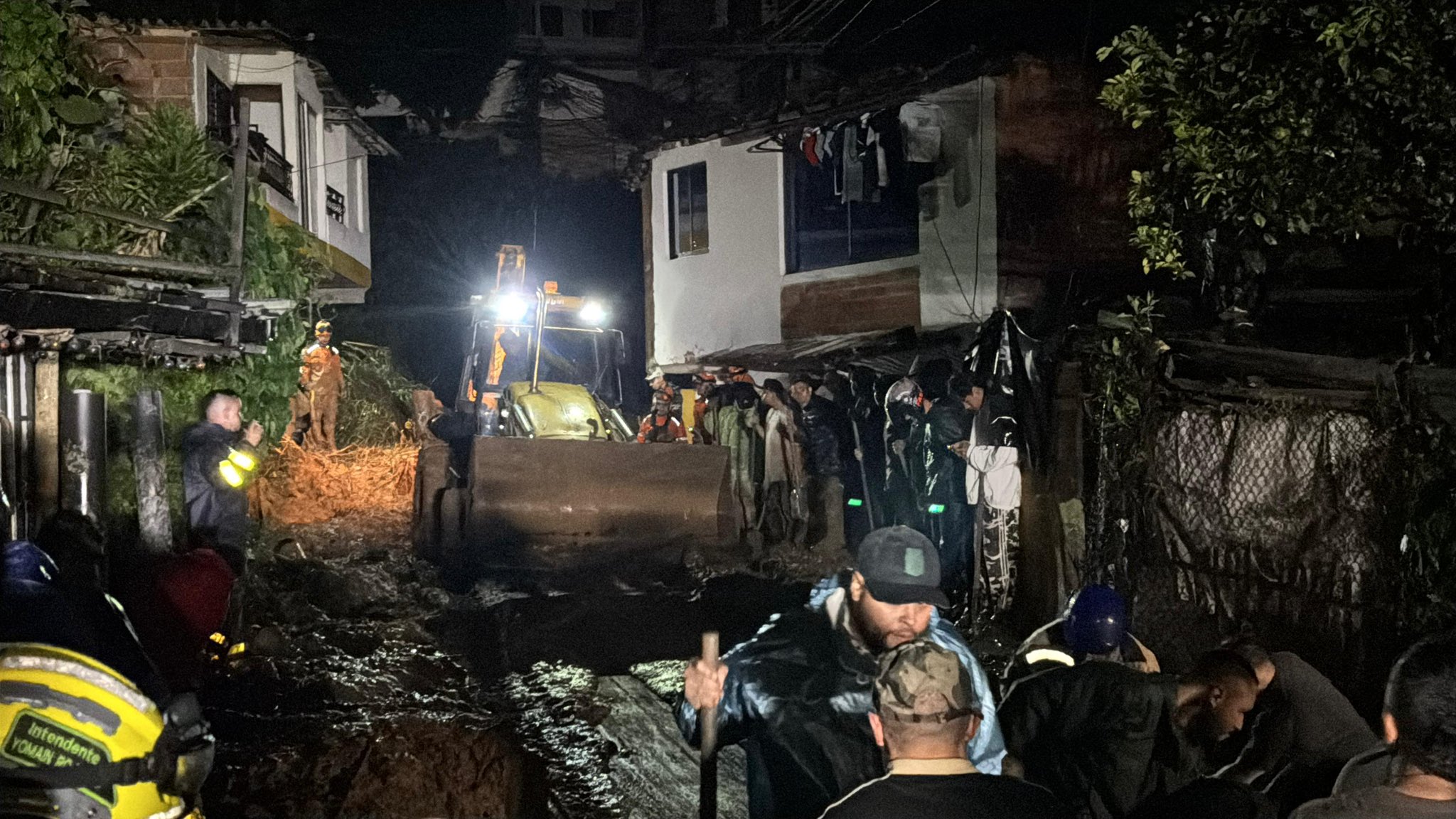 Deslizamiento deja cinco muertos en Sabaneta; se buscan dos personas desaparecidas