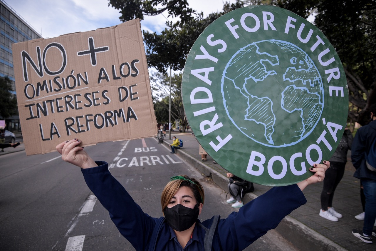 Por segundo año consecutivo, Colombia lidera la lista de países en donde es más peligroso defender el medio ambiente, con 65 asesinados por su labor. Un tercio de los ataques fueron a personas indígenas y afros, según el informe anual de Global Witness.