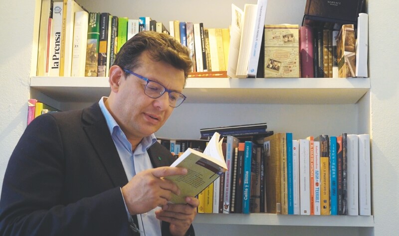 La pequeña patria y los símbolos de Hollman Morris
