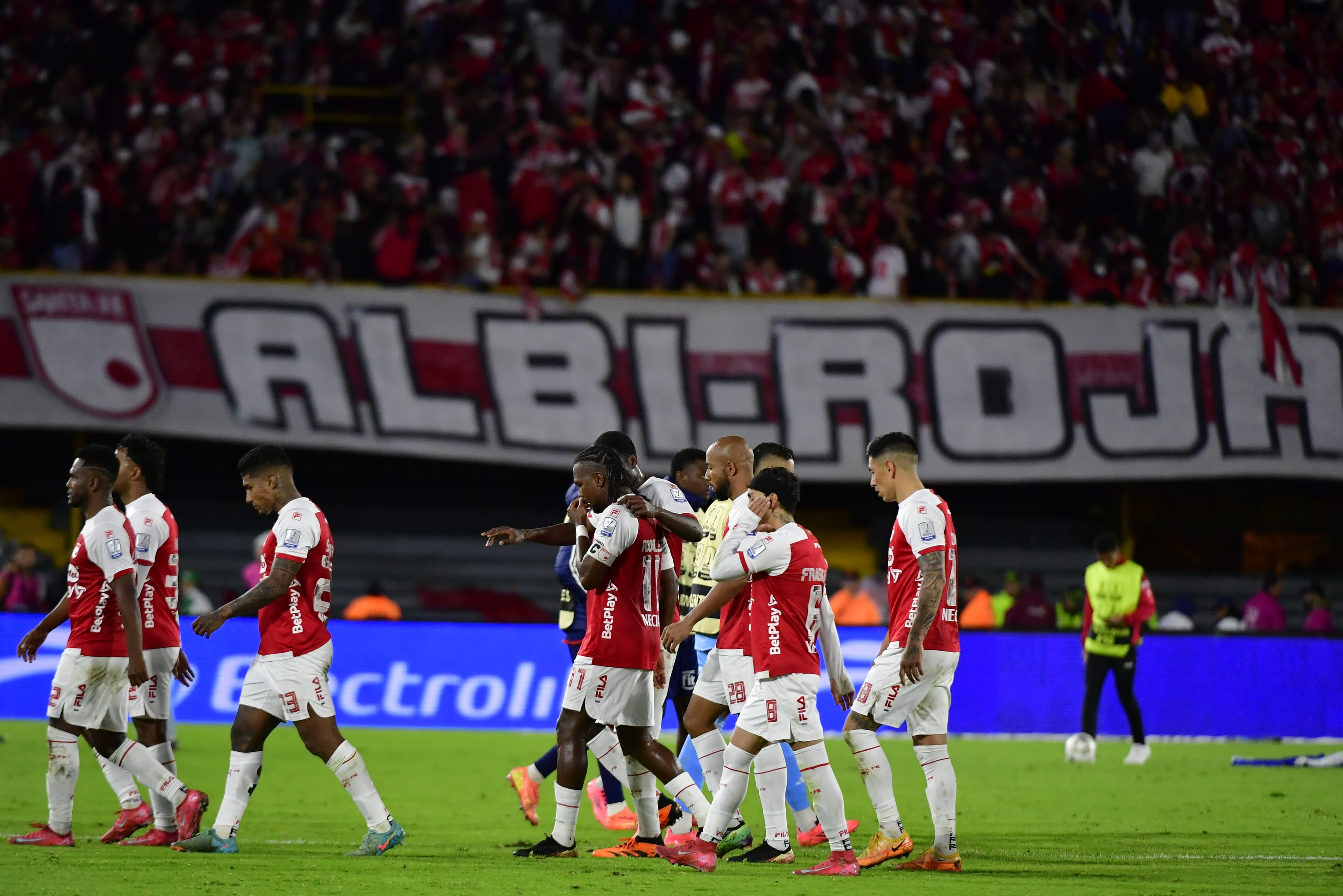 La Guardia Albirroja le puso ambiente a la final de la Liga BetPlay entre Santa Fe e Independiente Medellín.