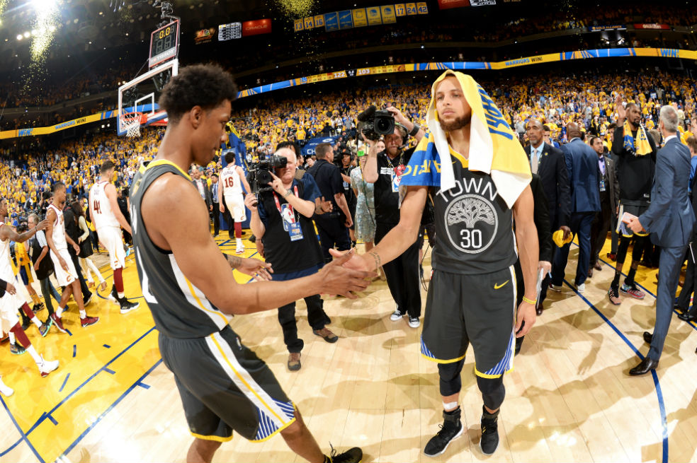 Los Warriors vencen a los Cavaliers y amplían su ventaja en la final de la NBA