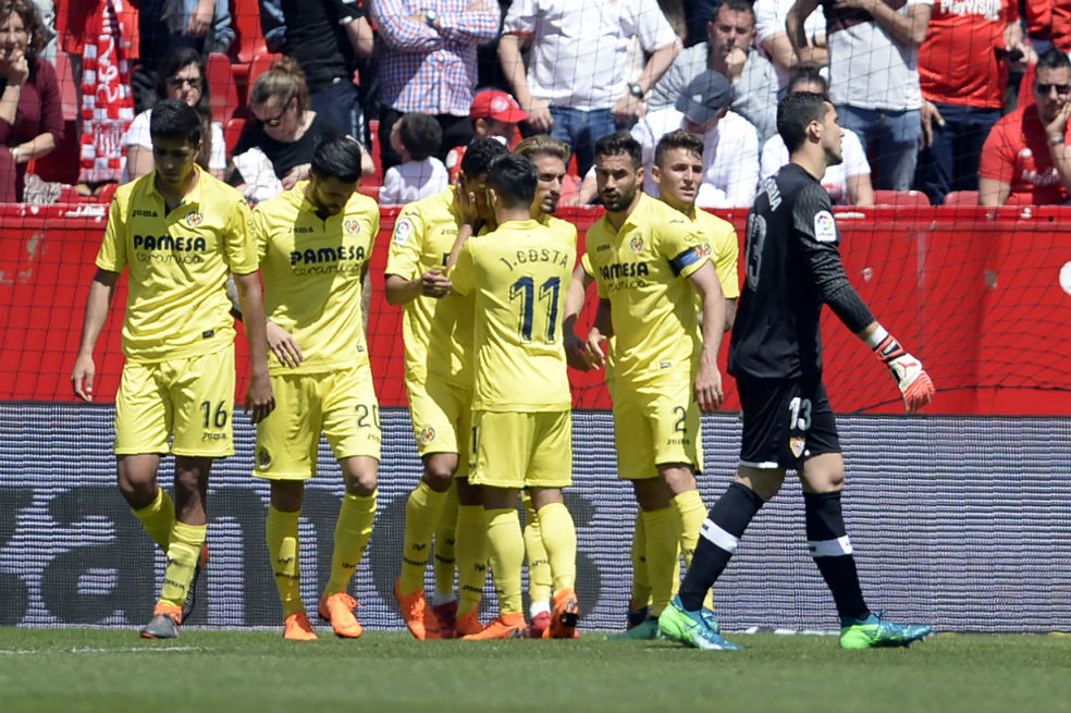 Villarreal y Sevilla ganan y pasan como primeros de grupo en Europa League