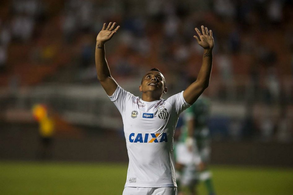 Vladimir Hernández celebra un gol con el Santos de Brasil. / @SantosFC