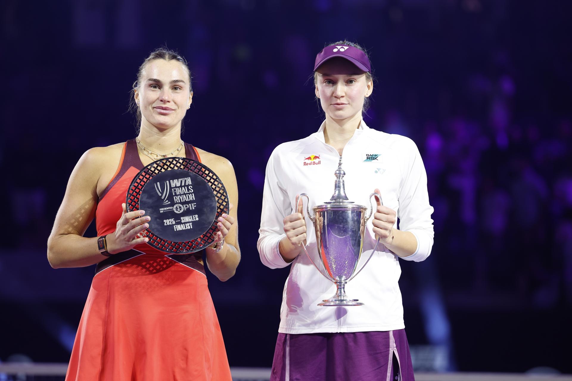 Rybakina arruinó la fiesta de Sabalenka y se coronó campeona del Masters WTA