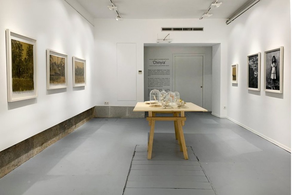 Ana González lleva su exposición “Chinyia” a la embajada de Colombia en Madrid