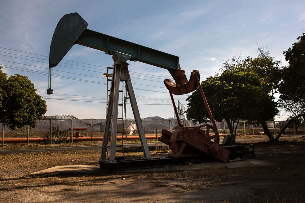 Maduro propone inusual acuerdo de petróleo por deuda