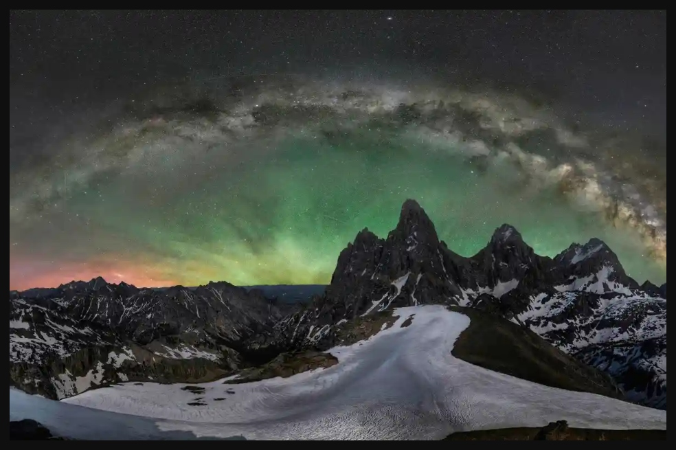 Jake Moshe es el ganador de la categoría paisajes y ambientes del planeta Tierra. Su foto se llama 'The Grand Tetons' - en Grand Teton Peak Wyoming, EE. UU.
